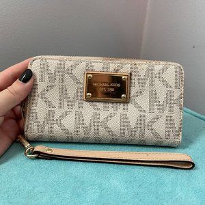 Michael Kors Wristlet